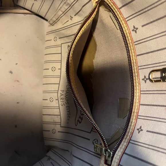 Louis Vuitton Neverfull MM - Picture 10 of 13